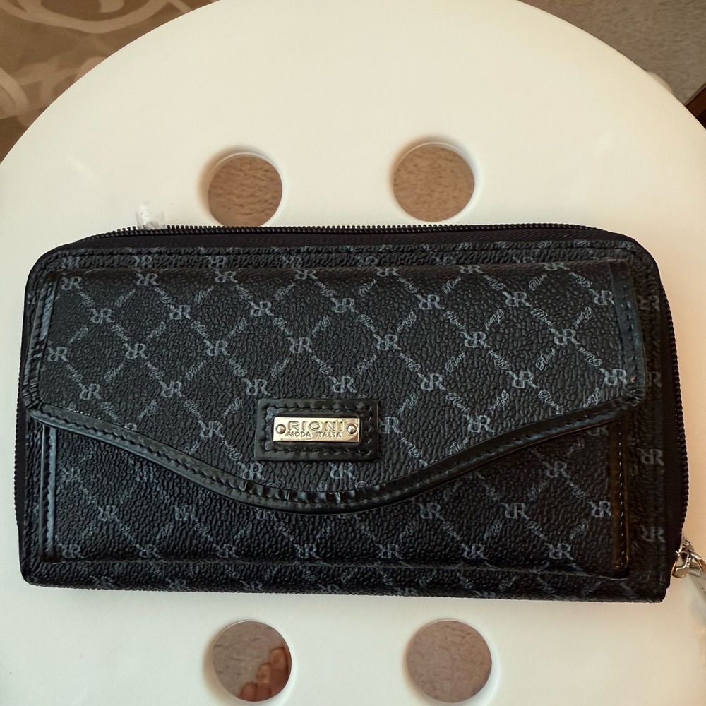 ❤️NWT❤️ RIONI Signature Black Travel Wallet – RFID, Brand New